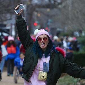 Bella Thorne - People, activistes, écrivains et citoyens prennent la parole lors de la ‘marche des femmes' contre Trump à Washington, le 21 janvier 2017.