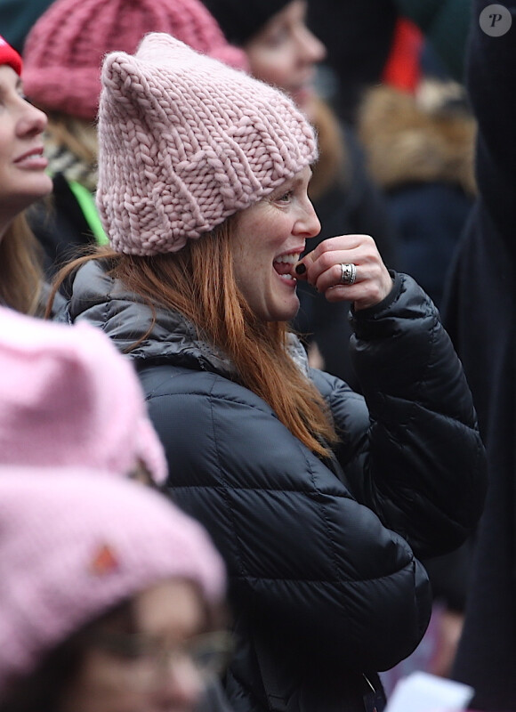 Julianne Moore - People, activistes, écrivains et citoyens prennent la parole lors de la ‘marche des femmes' contre Trump à Washington, le 21 janvier 2017.