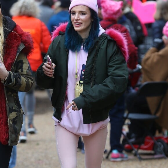 Bella Thorne - People, activistes, écrivains et citoyens prennent la parole lors de la ‘marche des femmes' contre Trump à Washington, le 21 janvier 2017.