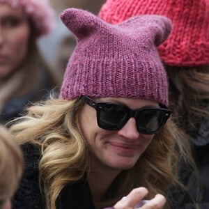 Exclusif - Julia Roberts dans les rues de Washington lors de la marche des femmes, manifestation anti-Trump, le 21 janvier 2017