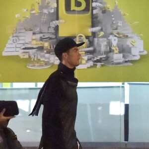Semi-exclusif - Cristiano Ronaldo fait du shopping avec son fils Cristiano Jr. à Madrid en Espagne le 12 janvier 2017.