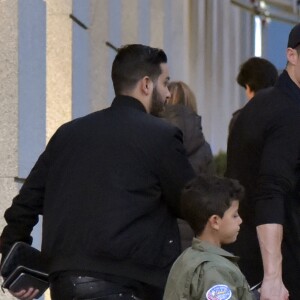 Semi-exclusif - Le footballeur international portugais Cristiano Ronaldo fait du shopping avec son fils Cristiano Jr. à Madrid en Espagne le 12 janvier 2017.