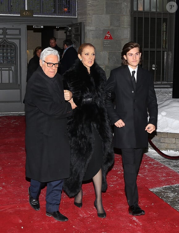 Céline Dion et son fils René-Charles Angélil - La famille de René Angélil sort de la Basi­lique Notre-Dame de Montréal où tous les anonymes sont venus se recueillir en sa mémoire et présenter leurs condoléances à Céline Dion, la veille de ses funérailles, le 21 janvier 2016.