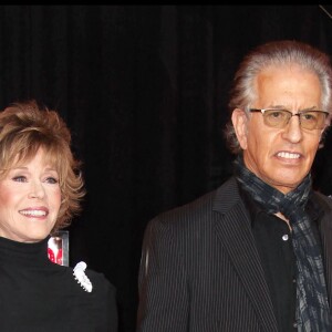 Jane Fonda et Richard Perry à la première du  film "Bulrlesque" à Los Angeles le 15 novembre 2010