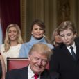 Donald Trump entouré de sa famille lors de son investiture le 20 janvier 2017, à Washington.