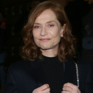 Isabelle Huppert - People arrivant au défilé de mode Haute-Couture printemps-été 2017 "Giorgio Armani Privé" au Palais de Chaillot à Paris le 24 janvier 2017.