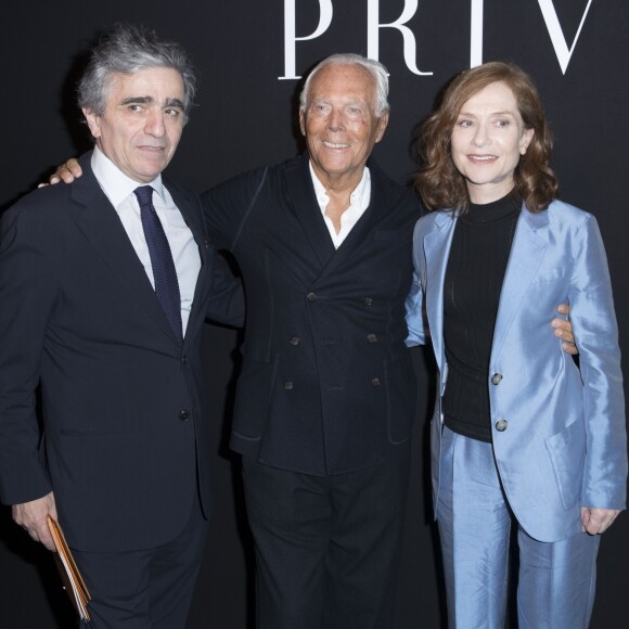 Giorgio Armani et Isabelle Huppert - People en backstage du défilé de mode Haute-Couture printemps-été 2017 "Giorgio Armani Privé" au Palais de Chaillot à Paris le 24 janvier 2017.