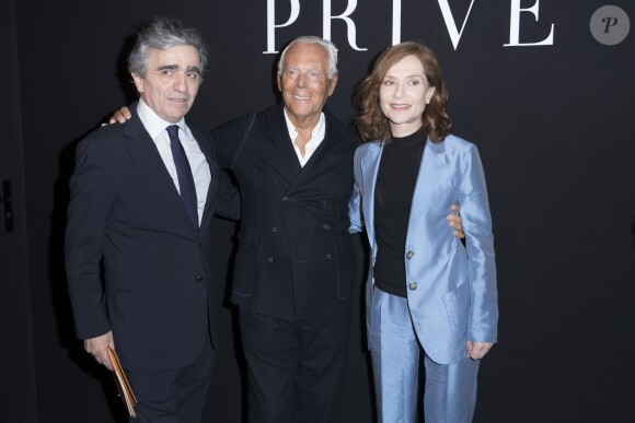 Giorgio Armani et Isabelle Huppert - People en backstage du défilé de mode Haute-Couture printemps-été 2017 "Giorgio Armani Privé" au Palais de Chaillot à Paris le 24 janvier 2017.