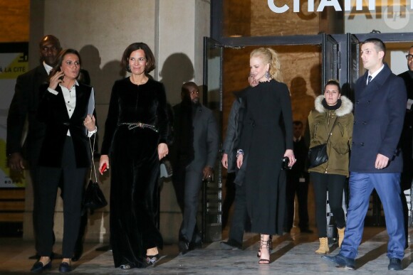 Roberta Armani et Nicole Kidman sortant du défilé de mode Haute-Couture printemps-été 2017 "Giorgio Armani Privé" au Palais de Chaillot à Paris le 24 janvier 2017.