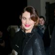 Olga Kurylenko sortant du défilé de mode Haute-Couture printemps-été 2017 "Giorgio Armani Privé" au Palais de Chaillot à Paris le 24 janvier 2017.
