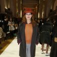 Elodie Navarre assiste au défilé Bonpoint, collection automne-hiver 2017, à la Galerie de Minéralogie. Paris, le 25 janvier 2017.