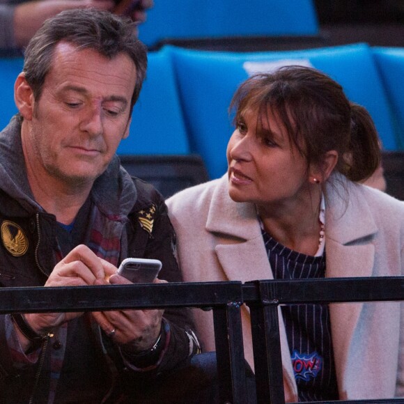 Jean-Luc Reichmann et sa femme Nathalie lors du match de demi-finale du 25e mondial de handball, France - Slovénie à l'AccorHotels Arena à Paris, le 26 janvier 2017.