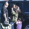 Kim Kardashian avec ses enfants North et Saint - La famille Kardashian prend un jet privé à Van Nuys, le 26 janvier 2017.