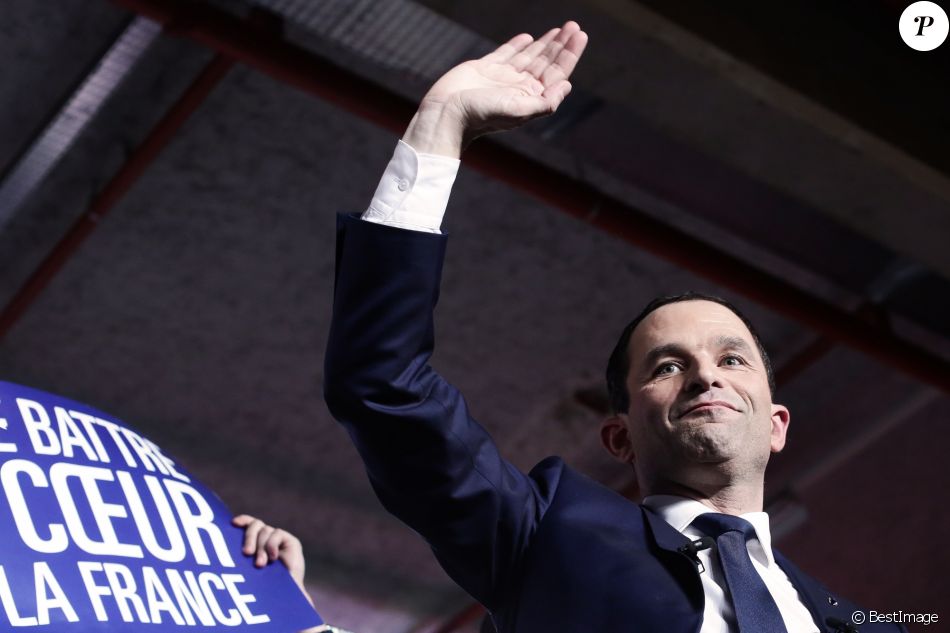Benoît Hamon, candidat finaliste à la primaire à gauche pour l&#039;élection présidentielle 2017, en meeting au palais des congrès de Montreuil, le 26 janvier 2017.
