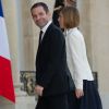 Benoît Hamon (ministre de l'éducation) et sa compagne Gabrielle Guallar arrivent à l'Elysée pour un dîner en l'honneur du premier ministre japonais. Paris, le 5 mai 2014.