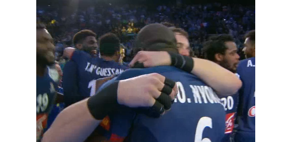 Les Bleus heureux à l'issue de la victoire de la France en finale du Mondial de handball 2017, le 29 janvier à l'AccorHotels Arena de Paris.