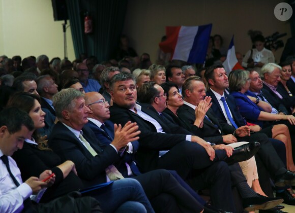 David Douillet, sa compagne Vanessa Carrara (à gauche) et Eric Ciotti lors du meeting de Nicolas Sarkozy au Centre de diffusion artistique à Poissy, France, le 6 septembre 2016. © Marc Ausset-Lacroix/Bestimage