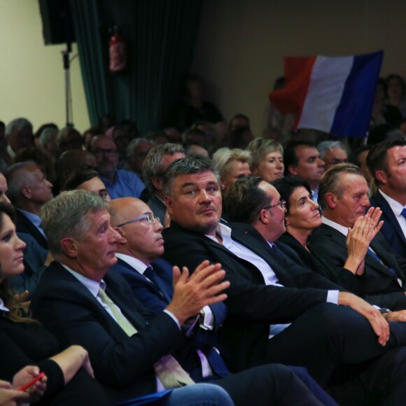 David Douillet, sa compagne Vanessa Carrara (à gauche) et Eric Ciotti lors du meeting de Nicolas Sarkozy au Centre de diffusion artistique à Poissy, France, le 6 septembre 2016. © Marc Ausset-Lacroix/Bestimage