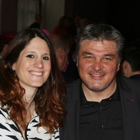 David Douillet et sa compagne Vanessa Carrara à la 1ère édition des "Plumes d'Or du Vin et de la Gastronomie" au Pavillon Vendôme à Paris le 19 mai 2016. Le couple a eu une petite fille prénommée Blanche le 17 septembre 2016.