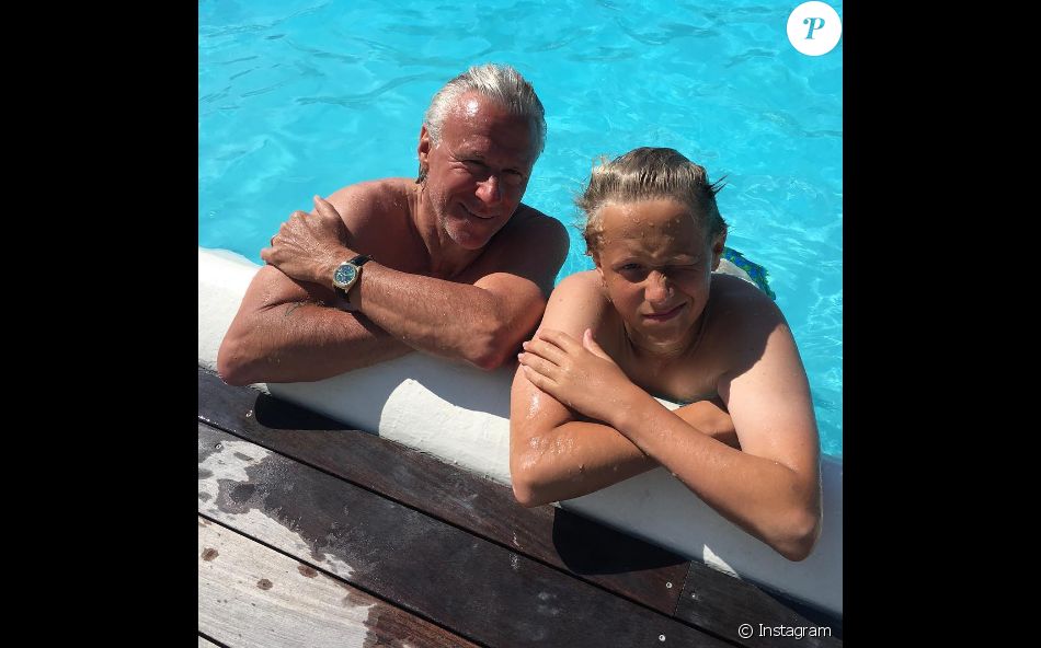 aardappel Herstellen korting Leo Borg à la piscine avec son père, le légendaire Björn Borg. - Purepeople
