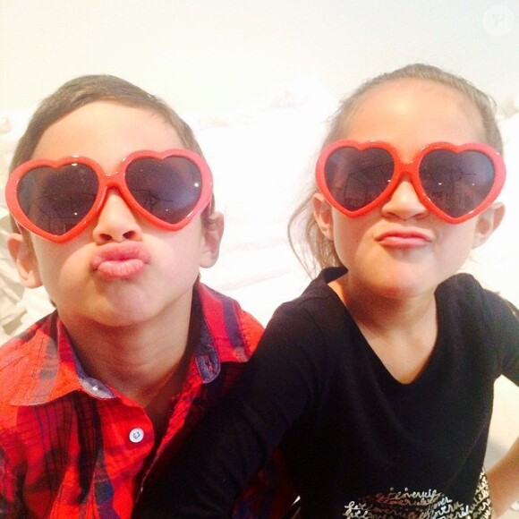 Max et Emme, les jumeaux de Jennifer Lopez, lors de la Saint-Valentin 2015, photo Instagram