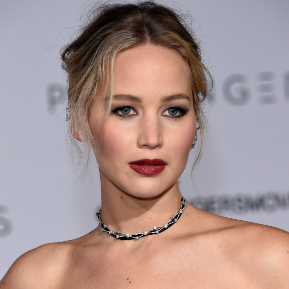 Jennifer Lawrence à la première de Passengers au théâtre The Regency Village à Westwood, le 14 décembre 2016.