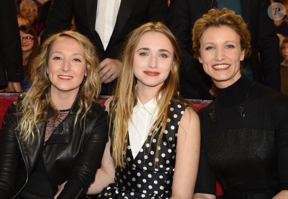 Audrey Lamy, Chloé Jouannet et sa mère Alexandra Lamy - Enregistrement de l'émission "Vivement Dimanche" à Paris le 11 Fevrier 2015.