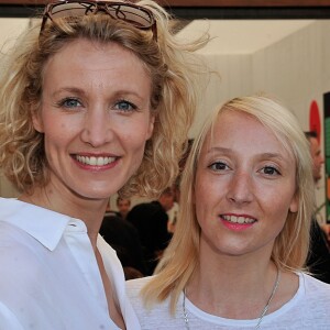 Audrey Lamy et sa soeur et Alexandra Lamy - Jour 8 - People au Village lors des Internationaux de France de tennis de Roland Garros le 2 juin 2013.