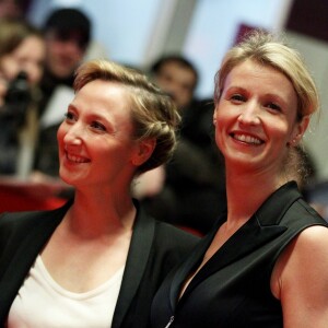 Alexandra Lamy et sa soeur Audrey Lamy à Paris le 16 février 2012.