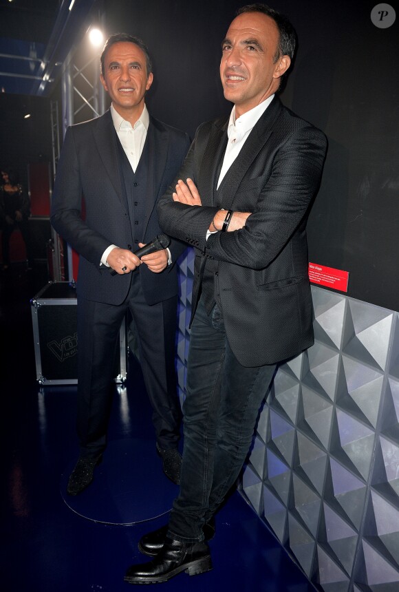 Nikos Aliagas et sa statue de cire lors de l'inauguration du tout nouvel espace dédié à l'émission de The Voice, la plus belle voix au musée Grévin à Paris, France, le 7 février 2017. © Veeren/Bestimage