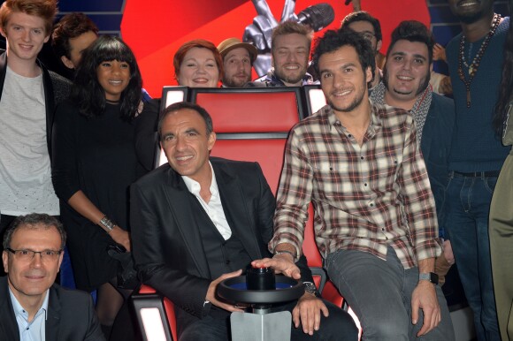 Nikos Aliagas, Amir Hadda et des anciens candidats de The Voice: Elliott Schmitt, Awa Sy, Mathilde, Yoann Pinna, Guilhem Valave Alexandre Carcelen et Yoann Lauray lors de l'inauguration du tout nouvel espace dédié à l'émission de The Voice, la plus belle voix au musée Grévin à Paris, France, le 7 février 2017. © Veeren/Bestimage