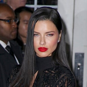 Adriana Lima - Arrivée des célébrités à la soirée amfAR au Cipriani's Wall Street à New York, le 8 février 2017