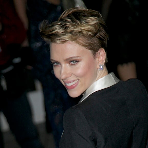 Scarlett Johansson - Arrivée des célébrités à la soirée amfAR au Cipriani's Wall Street à New York, le 8 février 2017