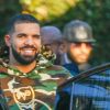 Exclusif - Drake sort avec des amis du restaurant "Cecconi" à West Hollywood. Los Angeles, le 8 décembre 2016.