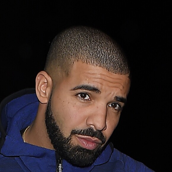 Drake quitte le club Tramp Mayfair à Londres le 26 février 2016. Drake arrives at Tramp Club in Mayfair 26 February 2016.