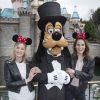 Laura Carmichael et Michelle Dockery en visite au parc d'attraction Disneyland à Anaheim, Californie, Etats-Unis, le 10 février 2017
