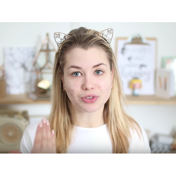 EnjoyPhoenix sans maquillage : Son avant/après très impressionnant ! Février 2017.