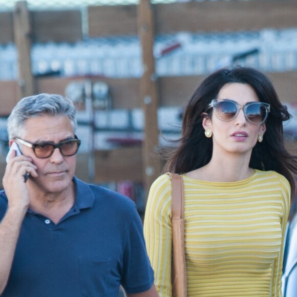 Amal Clooney (Amal Alamuddin) rend visite à son mari George Clooney sur le tournage de 'Suburbicon' à Los Angeles, Californie, Etats-Unis, le 20 octobre 2016.