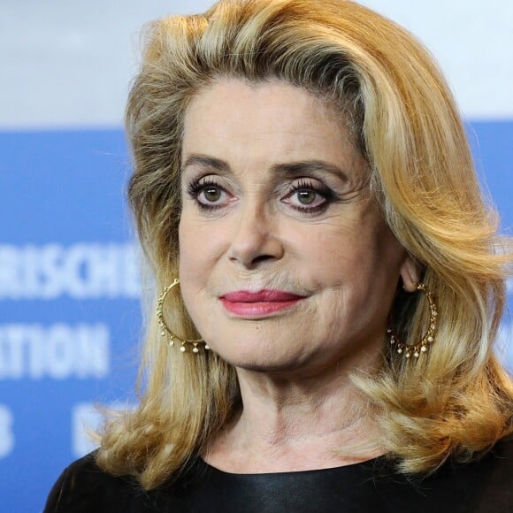 Catherine Deneuve lors de la conférence de presse de Sage Femme à la 67e Berlinale, le 14 février 2017.