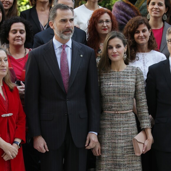 Le roi Felipe VI et la reine Letizia d'Espagne lors de l'inauguration de l'exposition "Chefs-d'oeuvre de Budapest, de la Renaissance aux avant-gardistes" au musée Thyssen-Bornemisza à Madrid, le 17 février 2017, en compagnie du président hongrois János Áder et sa femme Anita Herczegh.