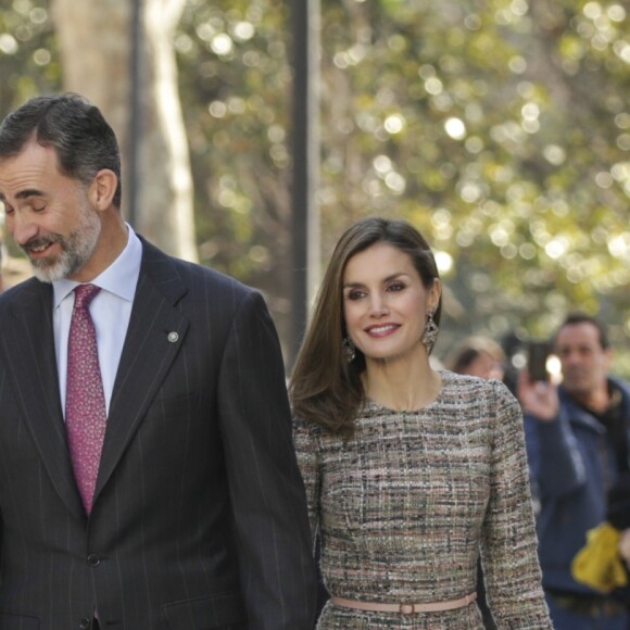 Le roi Felipe VI et la reine Letizia d'Espagne lors de l'inauguration de l'exposition "Chefs-d'oeuvre de Budapest, de la Renaissance aux avant-gardistes" au musée Thyssen-Bornemisza à Madrid, le 17 février 2017, en compagnie du président hongrois János Áder et sa femme Anita Herczegh.