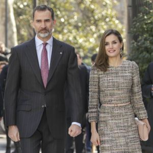 Le roi Felipe VI et la reine Letizia d'Espagne lors de l'inauguration de l'exposition "Chefs-d'oeuvre de Budapest, de la Renaissance aux avant-gardistes" au musée Thyssen-Bornemisza à Madrid, le 17 février 2017, en compagnie du président hongrois János Áder et sa femme Anita Herczegh.