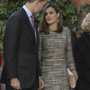 Le roi Felipe VI et la reine Letizia d'Espagne lors de l'inauguration de l'exposition "Chefs-d'oeuvre de Budapest, de la Renaissance aux avant-gardistes" au musée Thyssen-Bornemisza à Madrid, le 17 février 2017, en compagnie du président hongrois János Áder et sa femme Anita Herczegh.