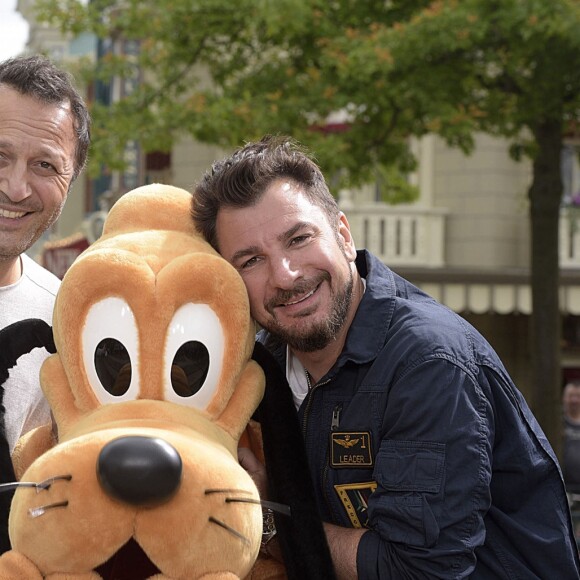 Arthur et Michaëll Youn - People au lancement du nouveau spectacle "Mickey et le magicien" au Parc Disneyland Paris. Le 2 juillet 2016 © Giancarlo Gorassini / Bestimage
