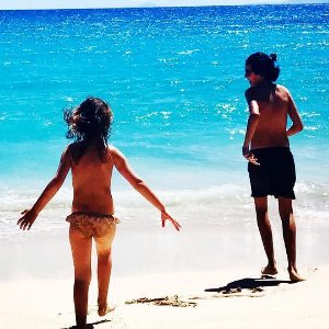 Michaël Youn a publié une photo de sa fille Seven sur sa page Instagram le 16 février 2017.
