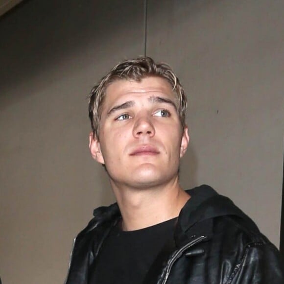 Paris Hilton et son nouveau compagnon Chris Zylka arrivent à l'aéroport de LAX à Los Angeles, le 19 février 2017