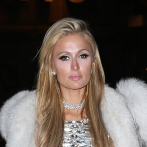 Paris Hilton porte une robe très sexy et transparente dans les rues de New York, le 14 février 2017