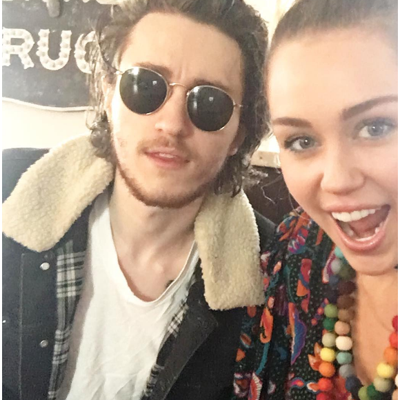 Miley Cyrus passe le week-end en famille à Nashville. Elle pose avec son frère Braison - Photo publiée sur Instagram le 18 février 2017