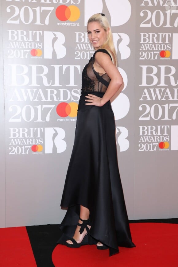 Amber Le Bon - Photocall des "Brit Awards 2017" à Londres. Le 22 février 2017
