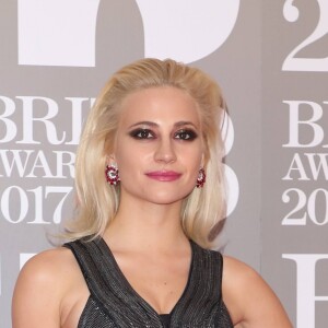 Pixie Lott - Photocall des "Brit Awards 2017" à Londres. Le 22 février 2017